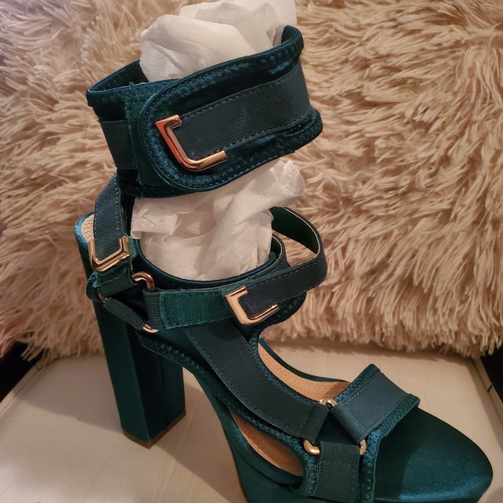 Green Satin heels - Picture 5 of 8